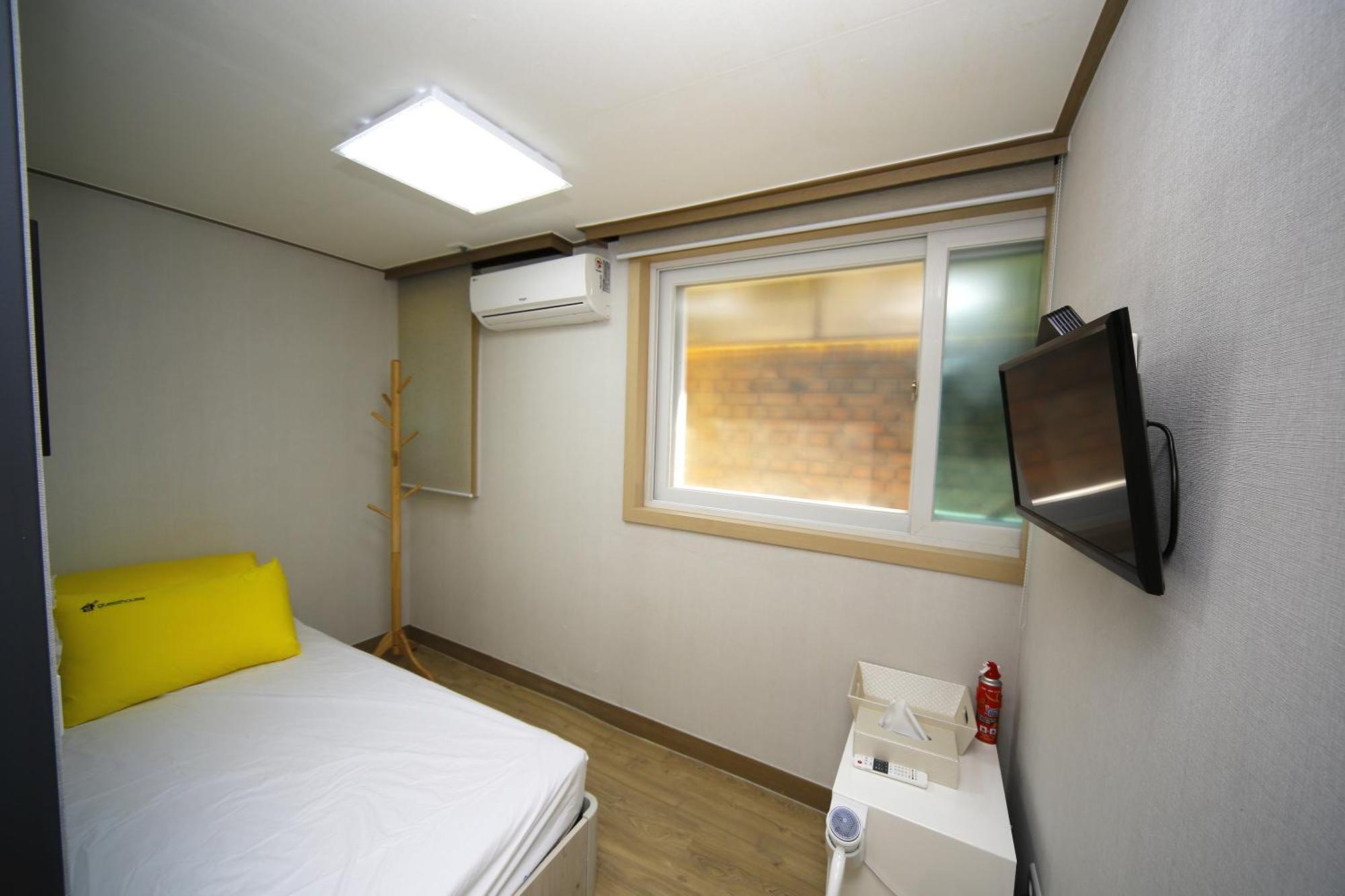 24 Guesthouse Kyunghee University Seul Oda fotoğraf